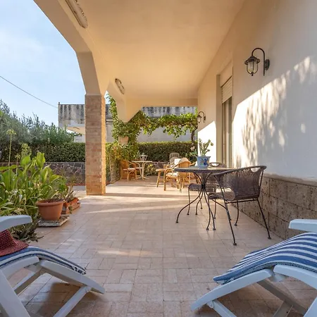 Ninetta Villa *